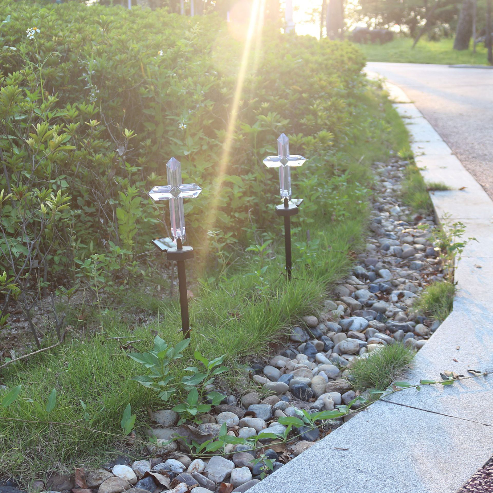 Solar-powered Cross Garden Sta - Outdoor Yard Power Stake บทวิจารณ์และราคา